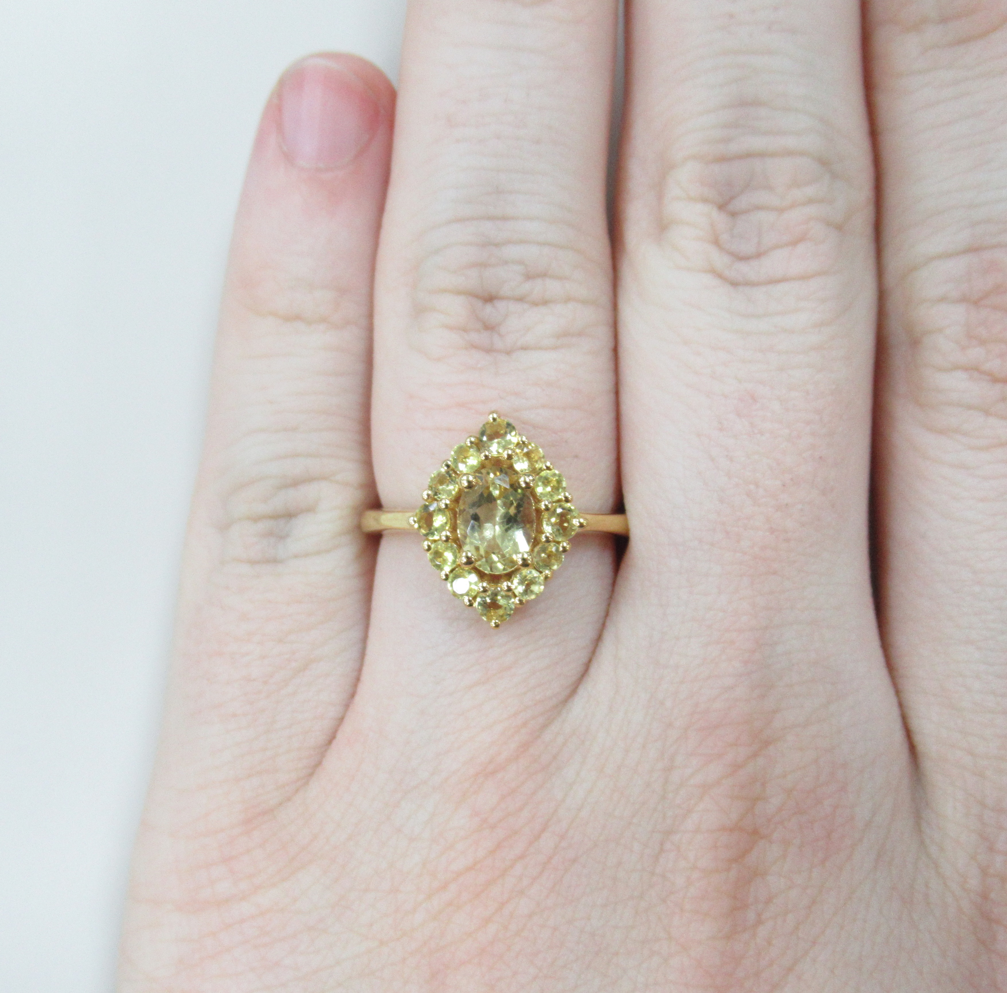 Серебряное кольцо с гелиодорами